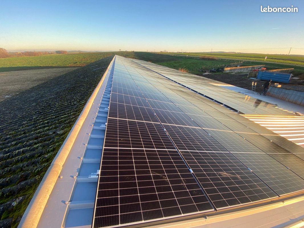 découvrez comment devenir un investisseur dans le secteur de l'énergie photovoltaïque (pv) et explorez les opportunités lucratives offertes par les panneaux solaires. informez-vous sur les avantages fiscaux, les retours sur investissement et les tendances du marché pour maximiser votre portefeuille tout en soutenant une énergie durable.