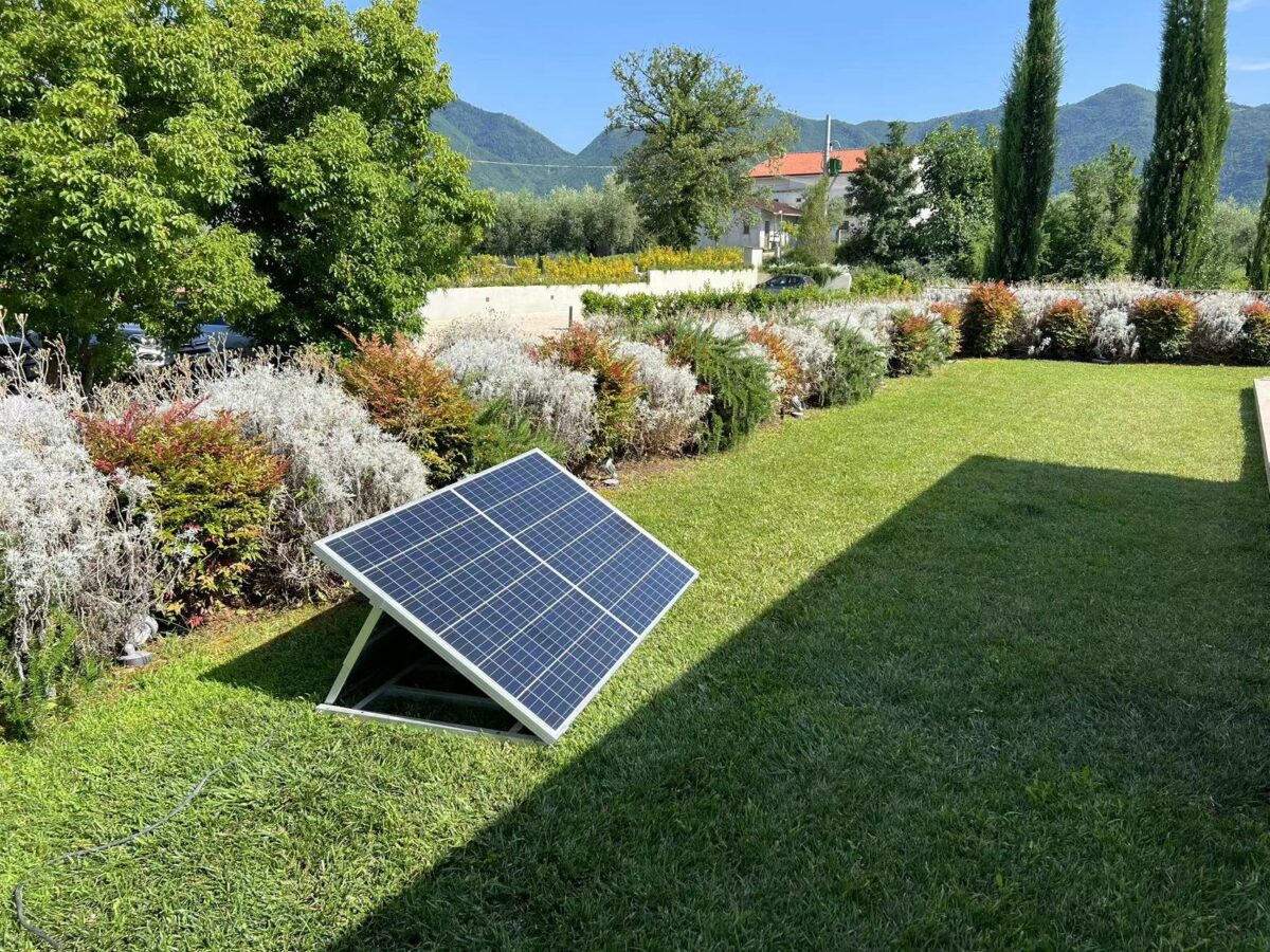 découvrez notre kit solaire jardin, une solution écologique et efficace pour transformer votre espace extérieur en un véritable havre de paix. profitez d'énergie renouvelable pour éclairer votre jardin, alimenter vos appareils et créer une ambiance chaleureuse tout en préservant l'environnement.