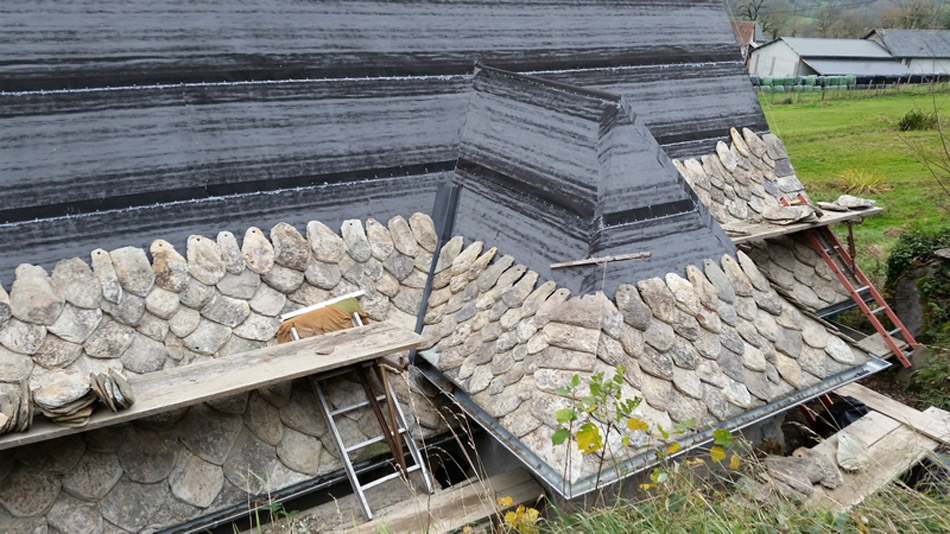 découvrez les avantages de la lauze en tant que matériau de toiture. durable et esthétique, la lauze offre une solution idéale pour protéger votre maison tout en préservant son charme traditionnel. explorez nos conseils et astuces pour l'installation et l'entretien de votre toiture en lauze.