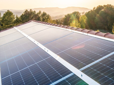 découvrez les avantages du leasing photovoltaïque pour financer votre installation solaire sans alourdire votre budget. optez pour une solution flexible et éco-responsable qui vous permet de bénéficier d'une énergie renouvelable tout en maîtrisant vos coûts. transformez votre empreinte carbone grâce à cette option accessible et rentable.