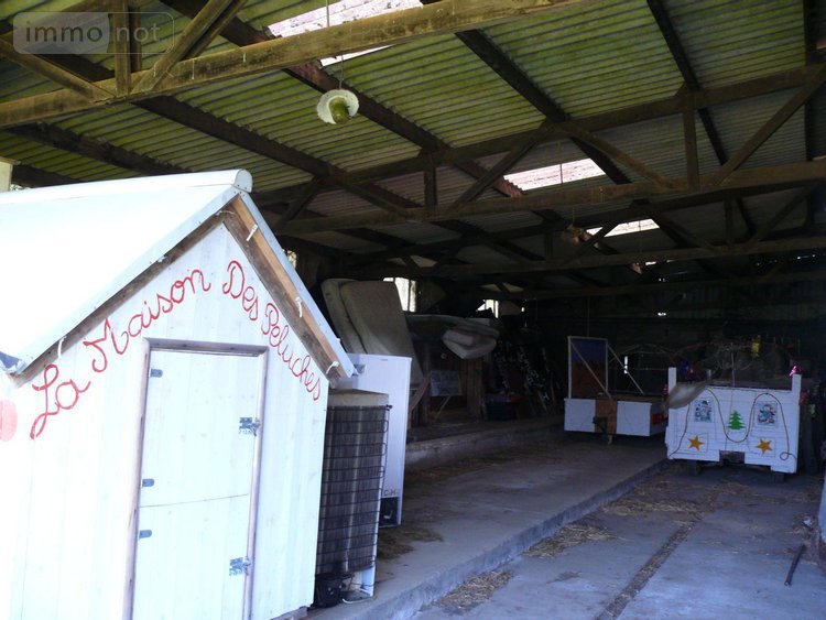 découvrez nos offres de location de hangars gratuits pour tous vos besoins de stockage. profitez d'un espace sécurisé et accessible sans frais pour entreposer vos biens en toute sérénité.