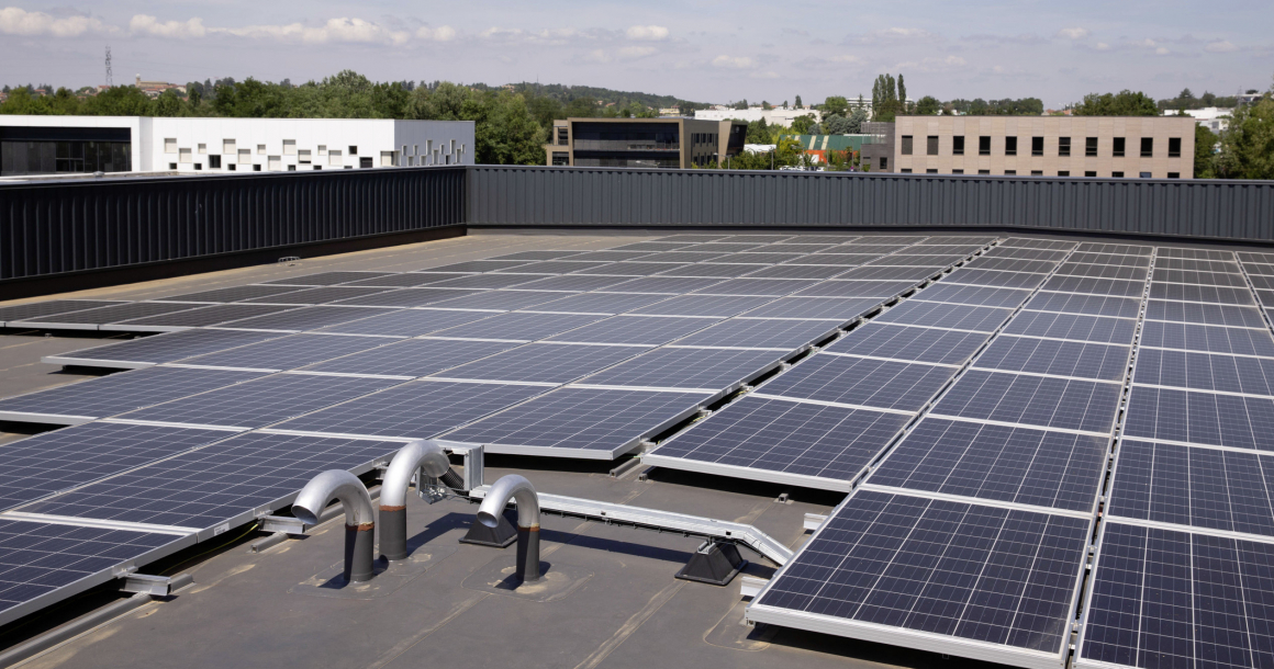 découvrez nos services de location de toiture edf, spécialisés dans la mise à disposition d'espaces pour panneaux solaires. profitez d'une solution économique et écologique tout en contribuant à la transition énergétique. contactez-nous pour un devis personnalisé.