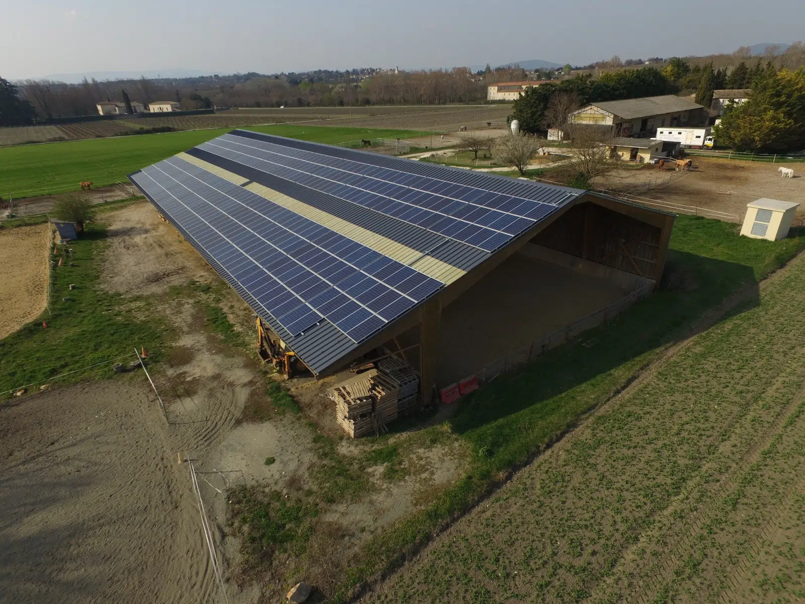 découvrez comment louer un toit équipé de panneaux solaires pour bénéficier d'une énergie renouvelable à moindre coût. transformez votre toit inutilisé en source de revenus tout en contribuant à la protection de l'environnement.