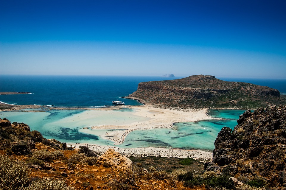 découvrez les tendances du loyer moyen en crète, une destination prisée pour son climat ensoleillé et sa culture riche. informez-vous sur les prix actuels du marché locatif pour mieux planifier votre séjour ou votre projet d'installation sur cette île magnifique.