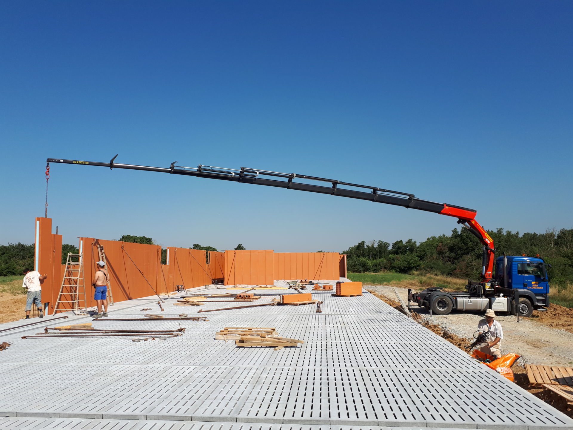 découvrez nos services de maçonnerie agricole, spécialisés dans la construction et la rénovation d'infrastructures agricoles. bénéficiez de notre expertise pour des projets durables et adaptés à vos besoins, tout en respectant les normes et la sécurité requises dans le secteur agricole.