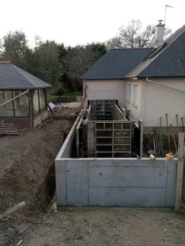 découvrez l'expertise en maçonnerie agricole pour des constructions solides et durables. que ce soit pour des hangars, des silos ou des bâtiments d'élevage, notre équipe vous accompagne dans la réalisation de projets adaptés à vos besoins spécifiques. bénéficiez de savoir-faire professionnel et de matériaux de qualité pour garantir la pérennité de vos structures agricoles.
