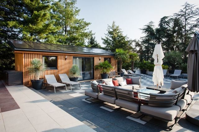 découvrez les avantages d'une maison autonome : une solution durable et écologique qui vous permet de réduire votre empreinte carbone tout en profitant d'un confort moderne. apprenez comment optimiser votre consommation d'énergie et vivre de manière autonome grâce à des systèmes innovants.