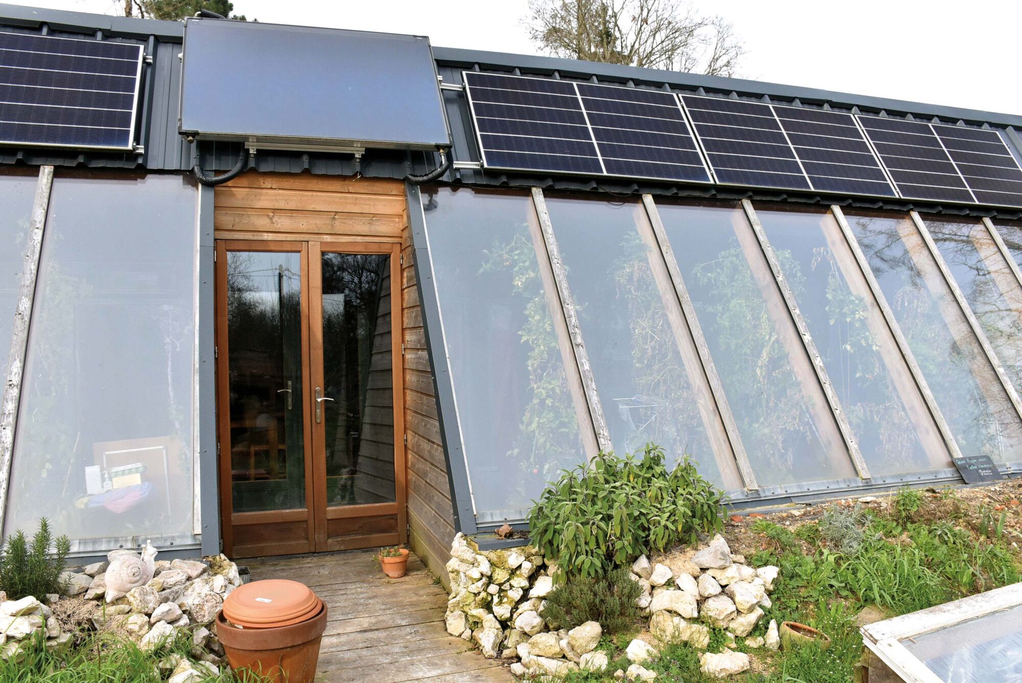 découvrez le concept de maison autonome : un habitat éco-responsable qui allie confort, indépendance énergétique et respect de l'environnement. transformez votre mode de vie en optant pour des solutions durables et innovantes.