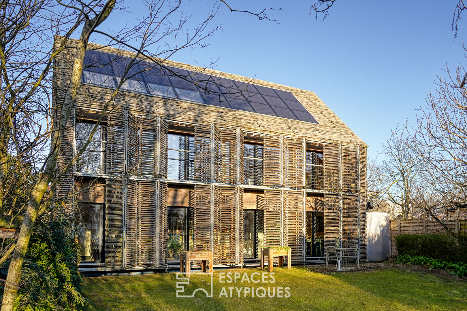 découvrez les caractéristiques innovantes de la maison passive 2025, alliant écologie et confort. apprenez comment cette architecture durable réduit votre empreinte carbone tout en offrant un cadre de vie agréable et économe en énergie.
