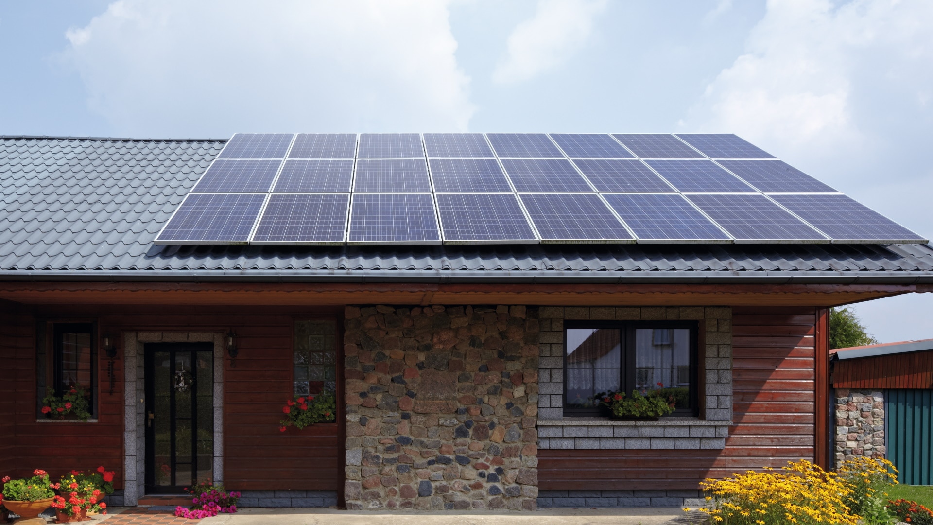 découvrez notre maison photovoltaïque, un espace de vie durable et éco-responsable alliant confort moderne et technologie solaire. profitez d'une réduction de votre facture énergétique tout en préservant l'environnement grâce à notre solution innovante.