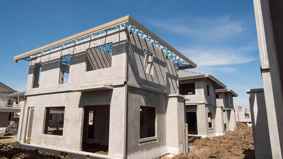 découvrez tout ce qu'il faut savoir sur le coût d'une maison conforme à la réglementation rt 2025. analyse des prix, des matériaux durables et des avantages financiers à long terme pour construire votre habitat éco-responsable.