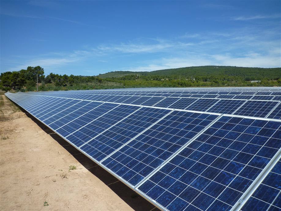 découvrez tout sur le megawatt crête, une unité essentielle pour mesurer la puissance des installations photovoltaïques. comprenez son importance dans la production d'énergie solaire et comment il influence l'efficacité des panneaux solaires. informez-vous sur les performances et les innovations technologiques dans le secteur de l'énergie renouvelable.