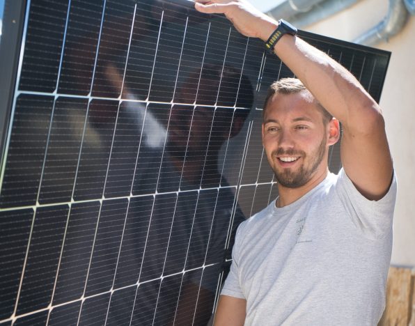 découvrez le meilleur panneau solaire pour maximiser votre production d'énergie verte. comparez les performances, l'efficacité et les prix des meilleurs modèles pour faire le choix idéal et réduire votre facture d'électricité tout en préservant l'environnement.