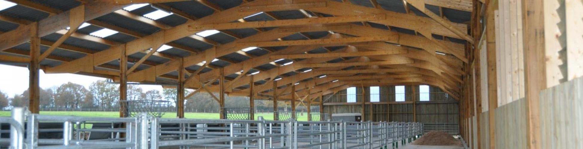 découvrez notre kit bâtiment agricole, conçu pour répondre aux besoins des agriculteurs modernes. offrant robustesse et polyvalence, il est parfait pour abriter vos animaux, stocker votre matériel et optimiser votre espace de travail. transformez votre exploitation avec des solutions adaptées et durables.