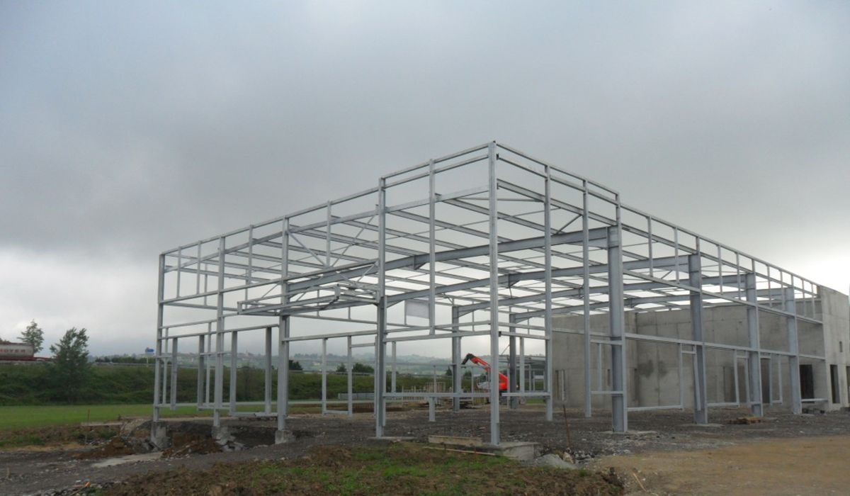 découvrez notre guide complet pour monter un hangar métallique facilement et efficacement. suivez nos conseils pratiques et astuces pour construire votre espace de rangement idéal.