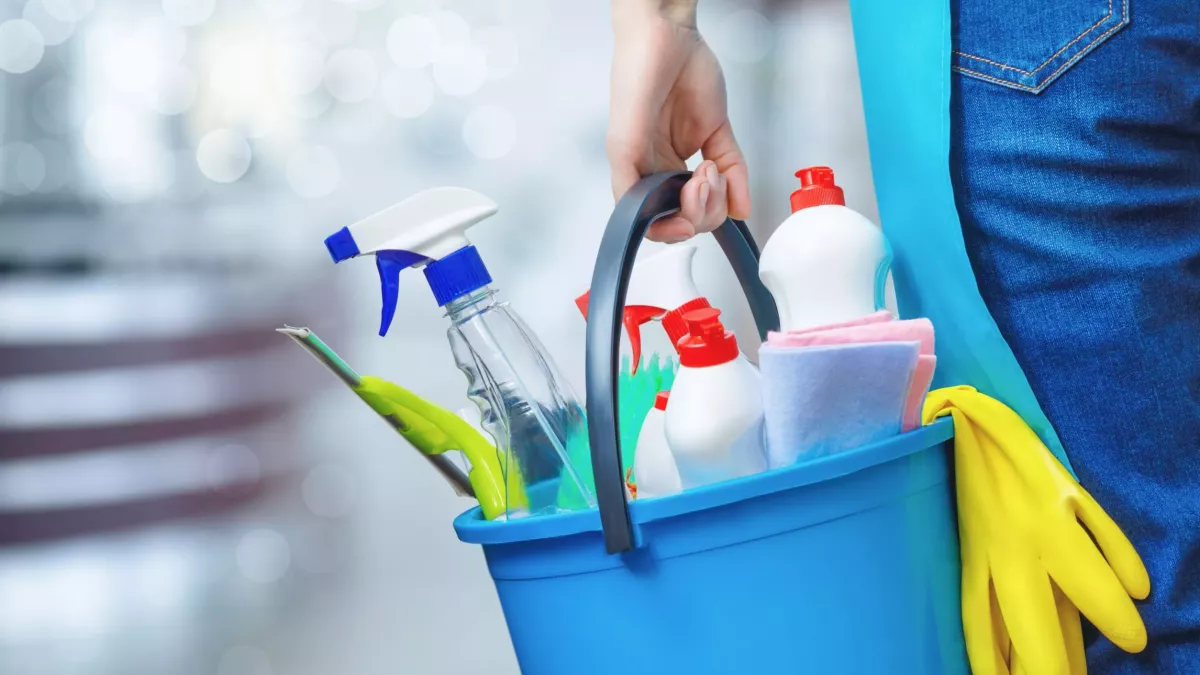 découvrez nos services de nettoyage professionnels pour un intérieur impeccable. que ce soit pour votre maison ou votre entreprise, nous garantissons une propreté et une hygiène irréprochables. contactez-nous pour un devis personnalisé !