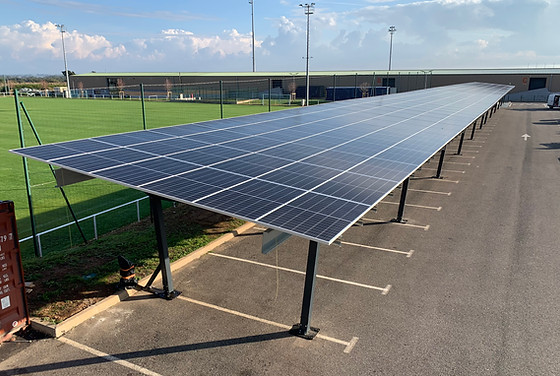 découvrez les ombrières solaires, une solution innovante pour allier protection solaire et production d'énergie verte. idéales pour les parkings et espaces publics, elles offrent un abri tout en contribuant au développement durable et à la transition énergétique.