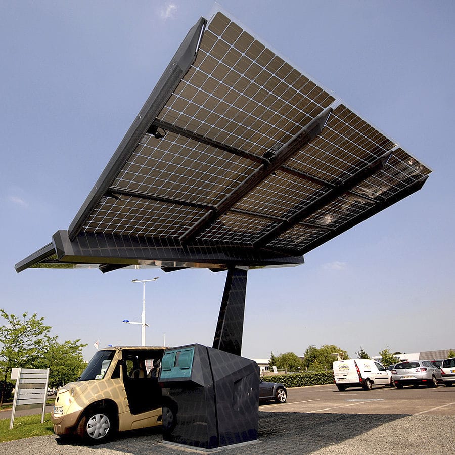 découvrez notre ombrière solaire, alliant esthétisme et éco-responsabilité. protégez votre véhicule tout en produisant de l'énergie propre pour un futur durable. idéale pour les parkings et espaces publics.