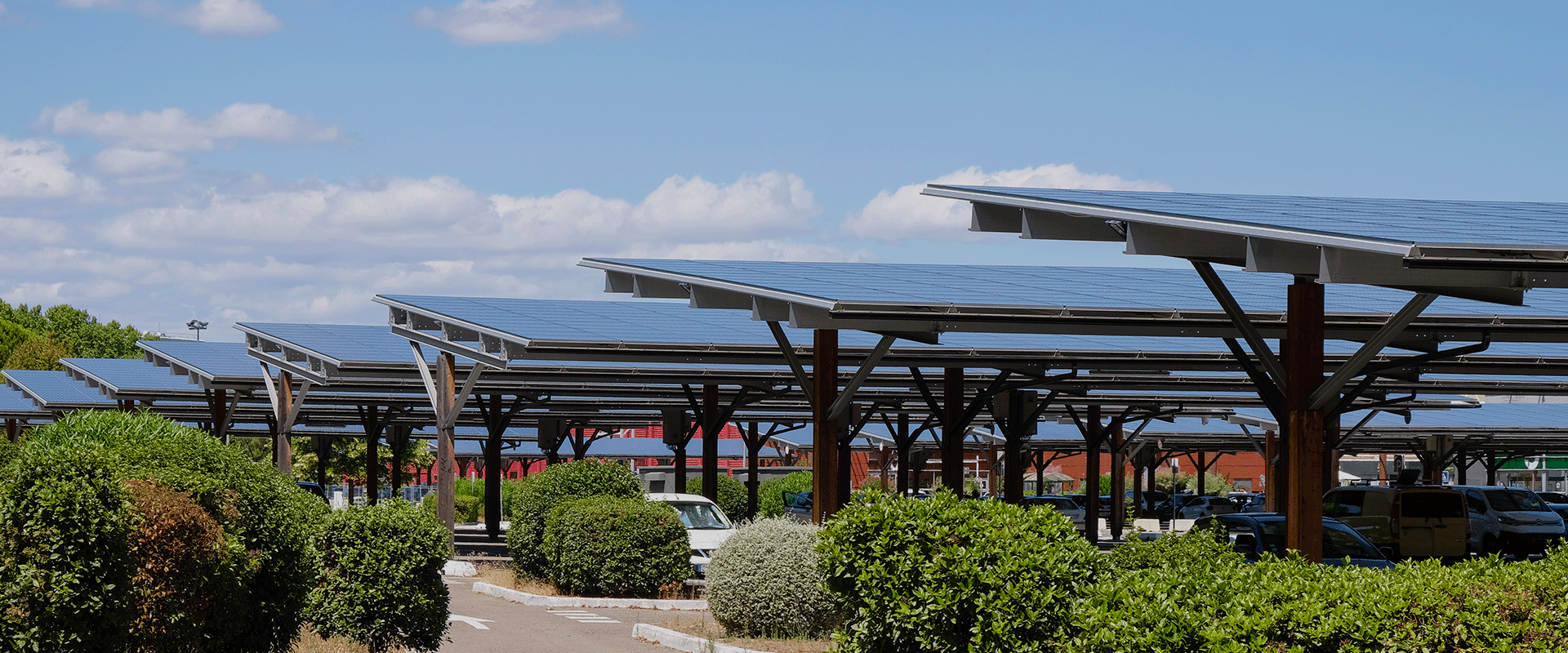 découvrez l'ombrière solaire, une solution innovante qui allie protection contre les intempéries et production d'énergie renouvelable. idéale pour les parkings ou espaces publics, elle optimise l'utilisation des surfaces tout en préservant l'environnement.