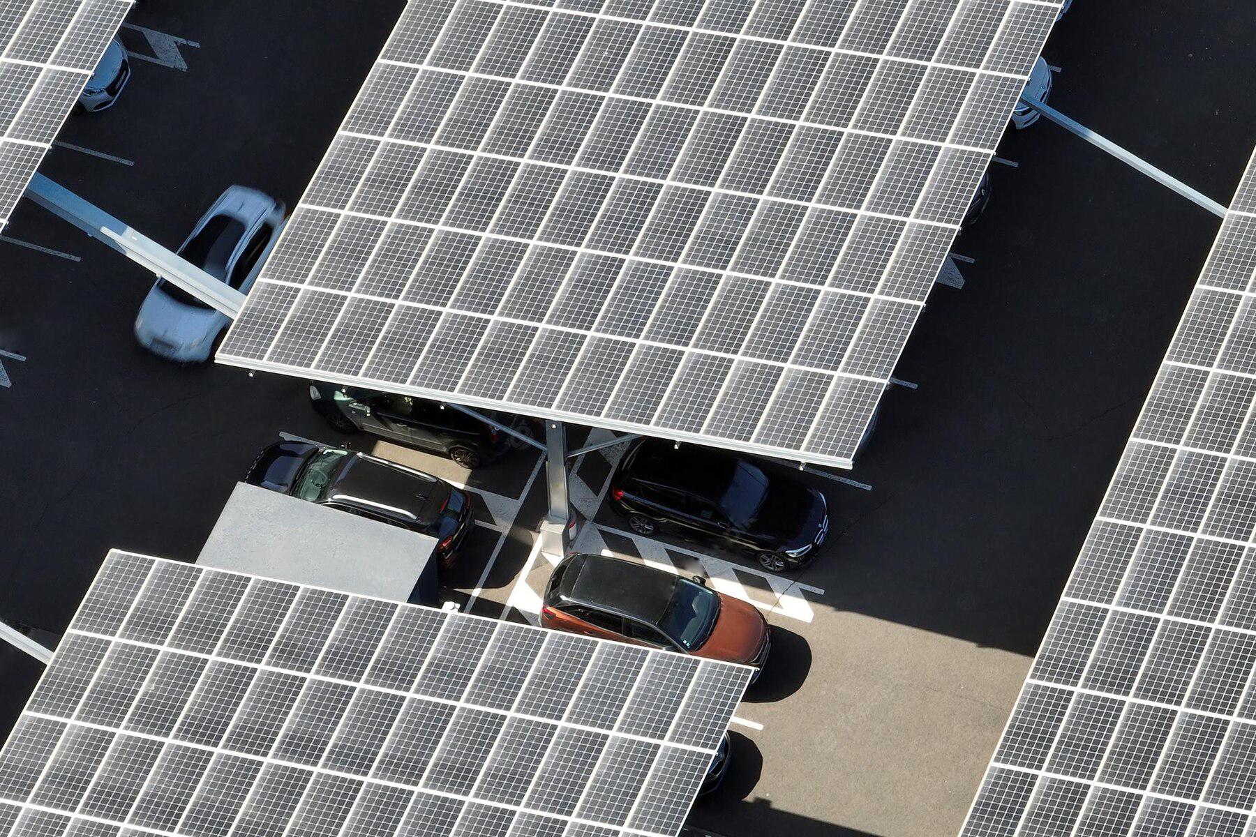 découvrez les avantages des ombrières photovoltaïques : une solution innovante pour produire de l'énergie verte tout en protégeant votre véhicule du soleil. parfaites pour les parkings et espaces publics, ces installations allient écologie et praticité.