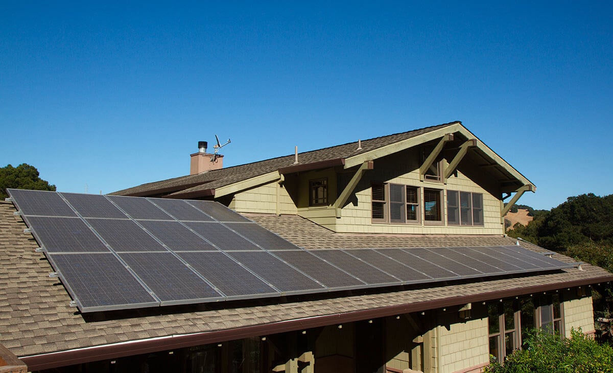 découvrez l'orientation solaire, un élément clé pour optimiser l'efficacité énergétique de votre habitation. apprenez comment les angles du soleil influencent la lumière naturelle et la température de vos espaces, et explorez des solutions durables pour un confort optimal tout au long de l'année.