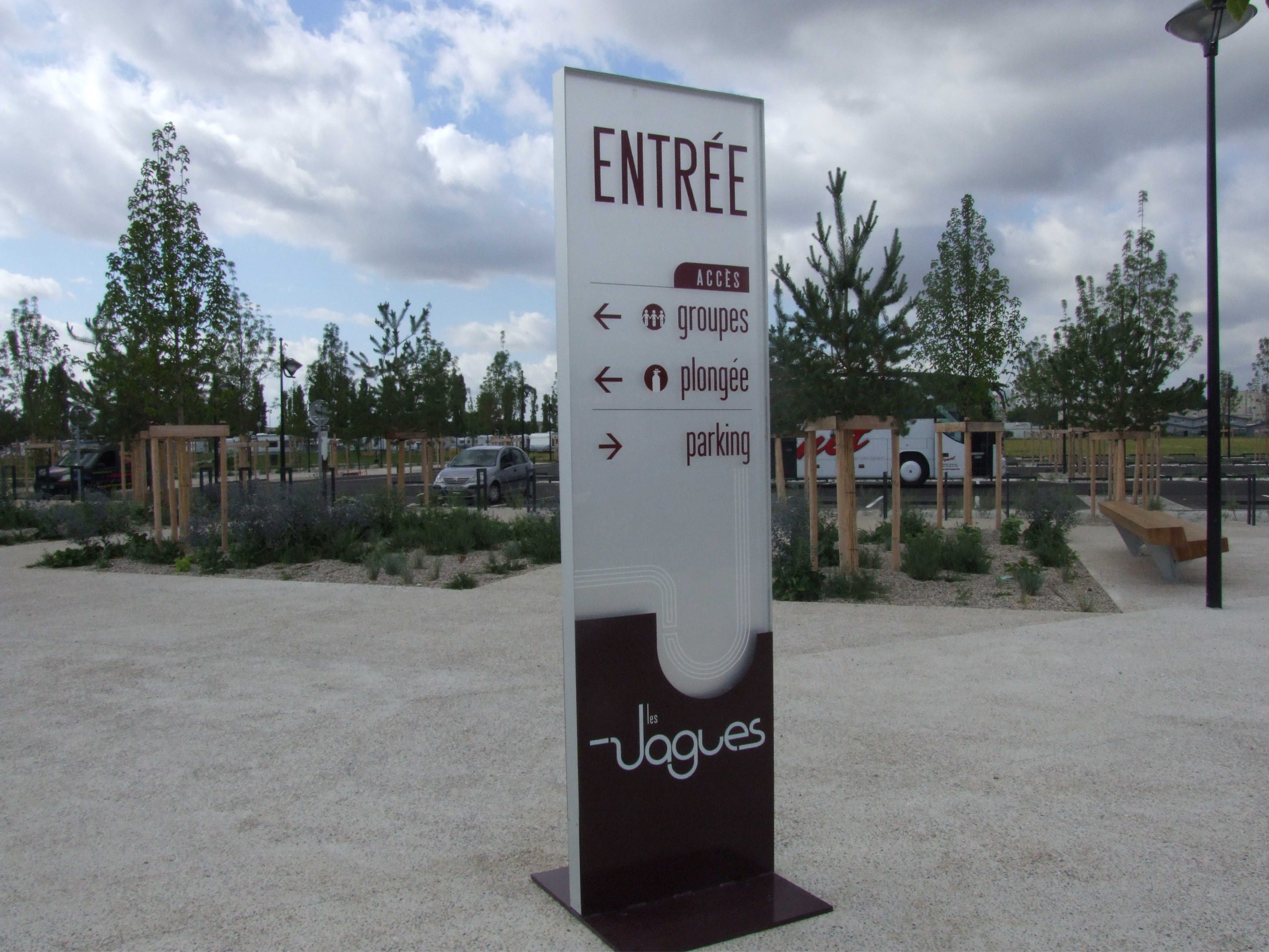 découvrez notre gamme de panneaux à lyon, parfaite pour la signalétique, la publicité et l'affichage. idéaux pour promouvoir votre entreprise ou événement, nos panneaux sont de haute qualité et personnalisables selon vos besoins.
