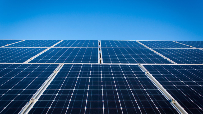 découvrez les dernières innovations et tendances des panneaux photovoltaïques en 2025. optimisez votre production d'énergie renouvelable et réduisez votre empreinte carbone grâce à des technologies de pointe.