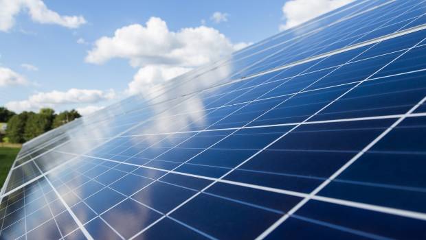 découvrez l'autoconsommation solaire, une solution écologique et économique pour produire votre propre électricité à partir de l'énergie solaire. optimisez vos factures d'électricité et contribuez à la protection de l'environnement grâce à des systèmes adaptés à vos besoins.
