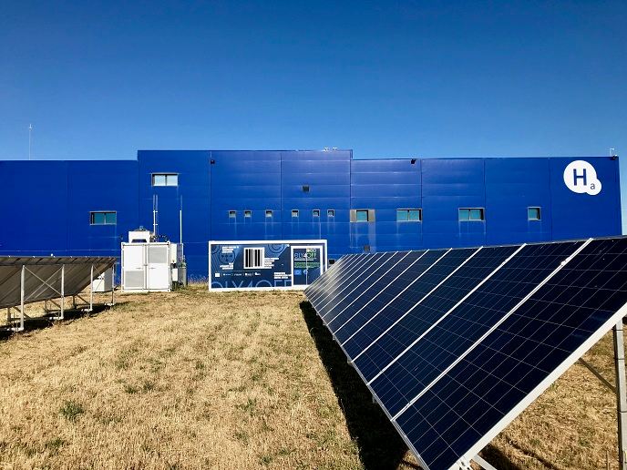 découvrez comment les panneaux photovoltaïques couplés à la technologie de l'hydrogène révolutionnent la production d'énergie durable. explorez les avantages écologiques et économiques de cette innovation énergique, qui allie efficacité solaire et stockage d'énergie propre.