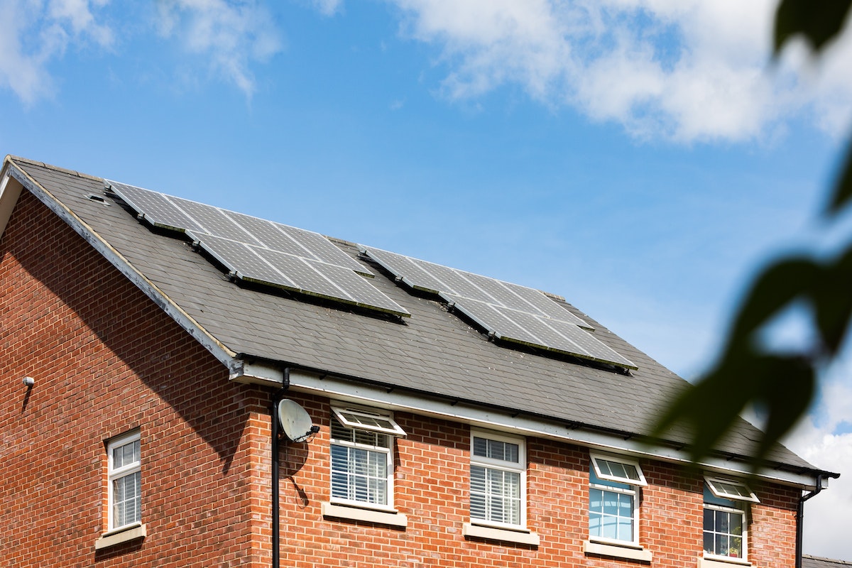 découvrez notre sélection de panneaux photovoltaïques performants, conçus pour maximiser votre production d’énergie solaire tout en réduisant vos factures d’électricité. optez pour une solution durable et économique qui respecte l'environnement tout en améliorant votre confort de vie.