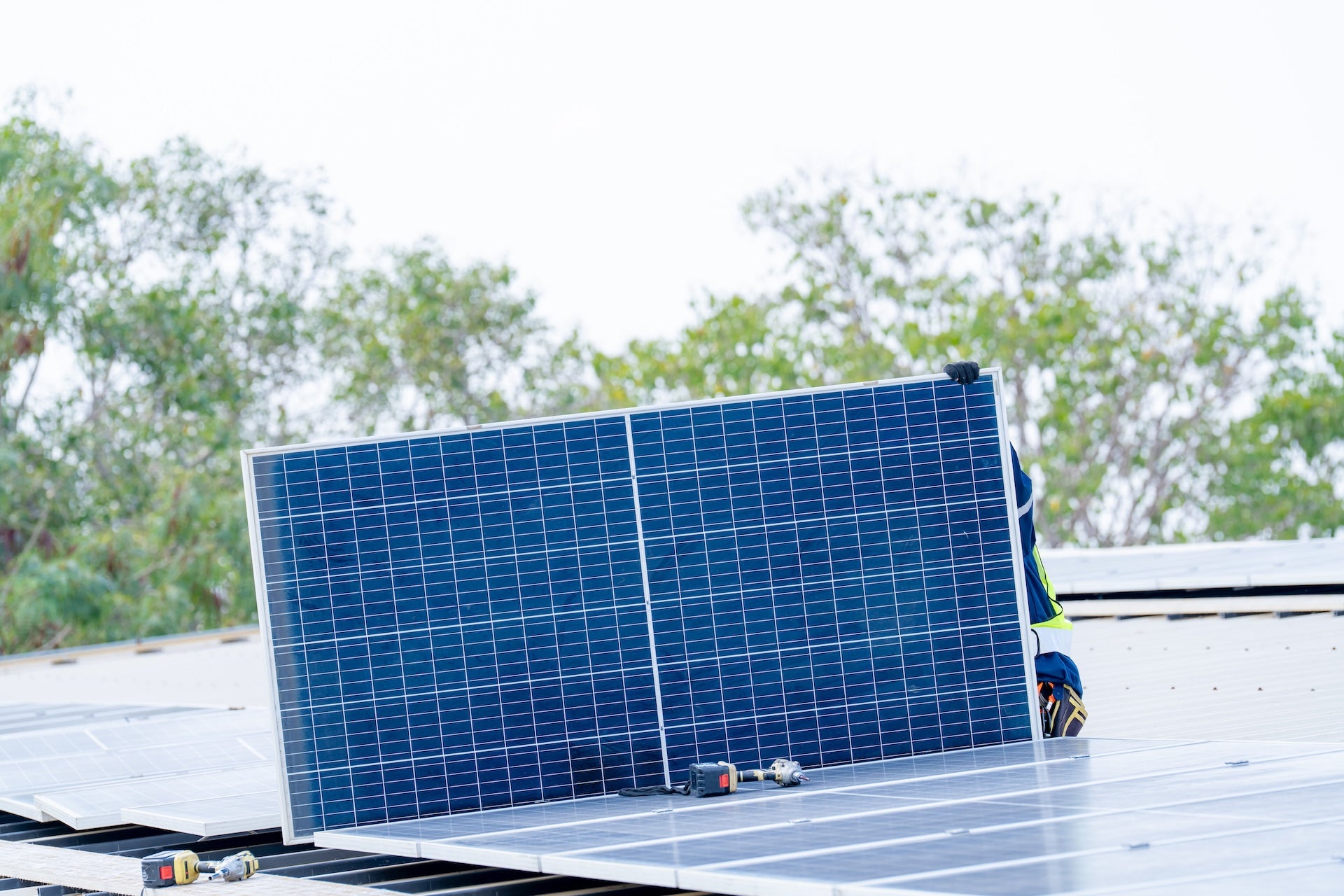 découvrez notre panneau solaire 12 kw, idéal pour maximiser votre production d'énergie renouvelable. conçu pour offrir une efficacité optimale, il contribue à réduire vos factures d'électricité tout en préservant l'environnement. investissez dans un avenir durable avec notre solution solaire performante.