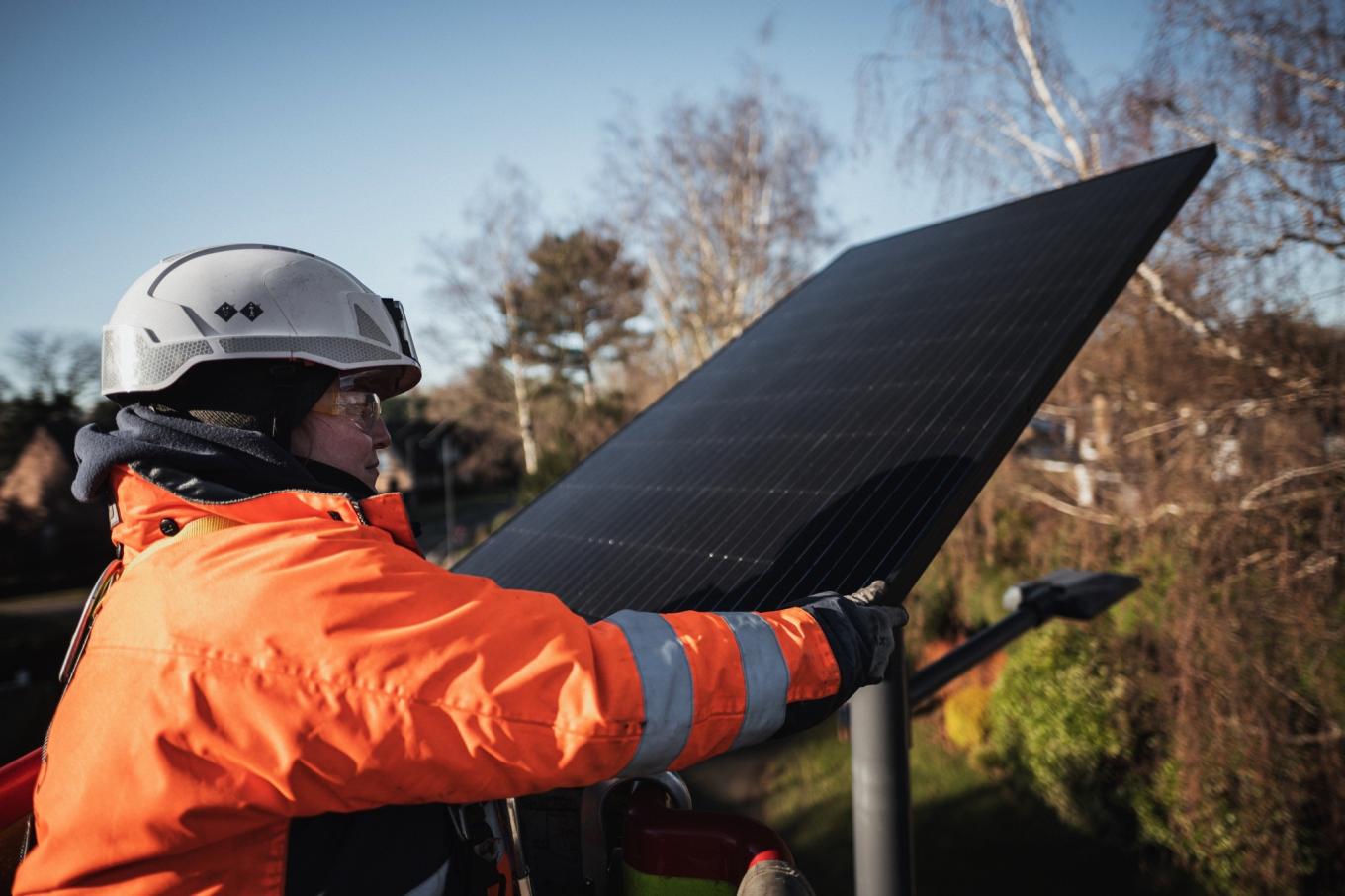 découvrez les innovations et les tendances des panneaux solaires en 2025. optimisez votre consommation d'énergie avec des solutions durables et efficaces pour un avenir écologique. informez-vous sur les technologies émergentes et les bénéfices des systèmes solaires.