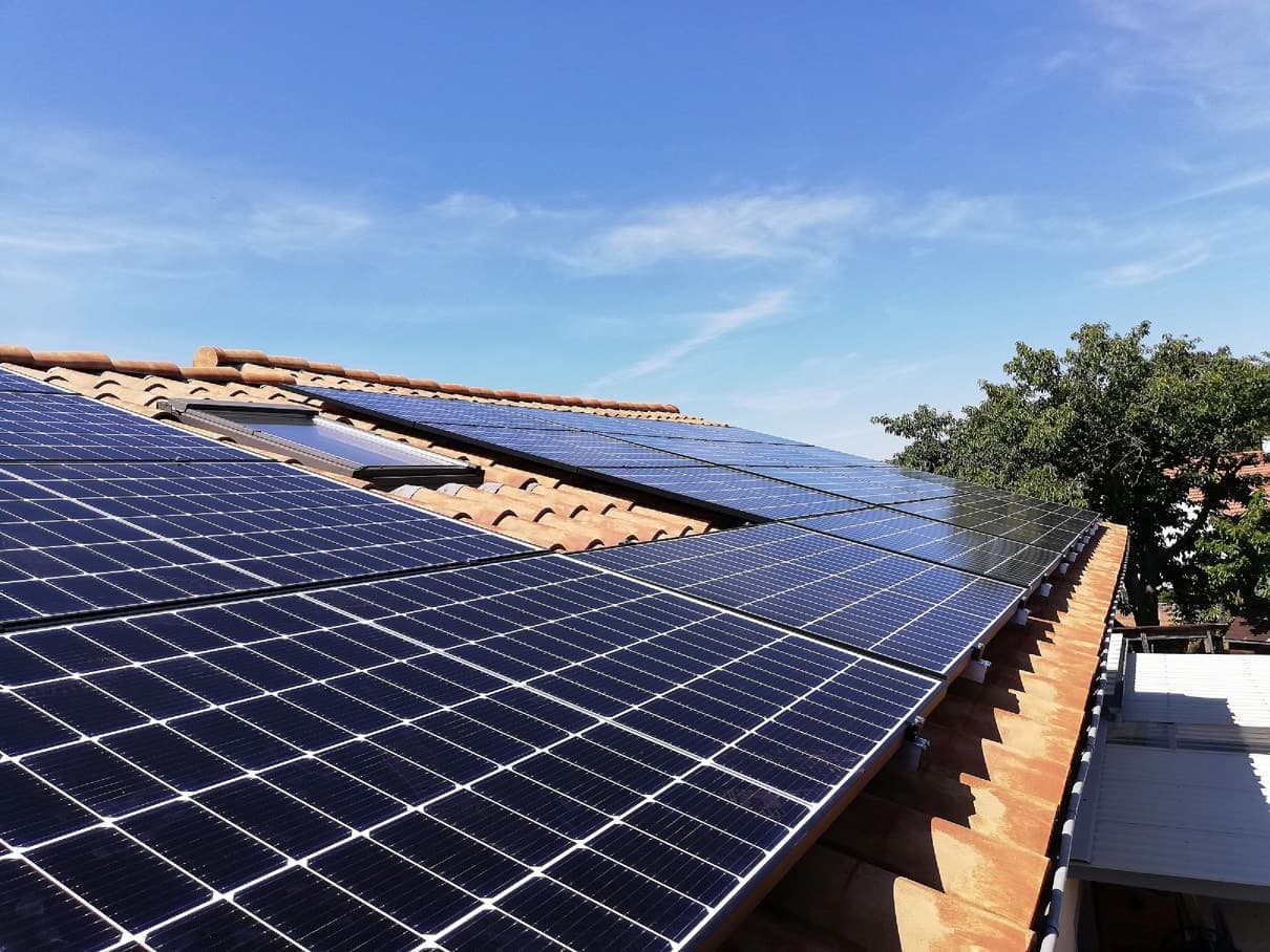 découvrez les avantages des panneaux solaires et comment ils peuvent réduire vos factures d'énergie tout en protégeant l'environnement. optez pour une solution durable et économique grâce à l'énergie solaire.