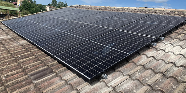 découvrez comment l'aide aux panneaux solaires peut vous permettre de réduire vos factures d'énergie et de contribuer à la protection de l'environnement. profitez de subventions, d'aides financières et de conseils pour installer des systèmes solaires adaptés à vos besoins. optez pour une énergie propre et durable!