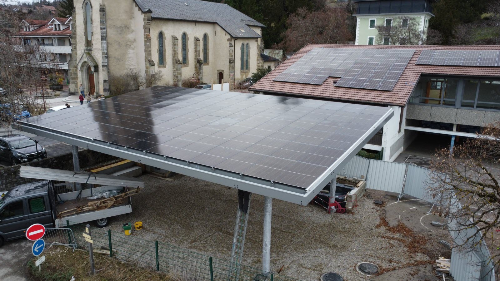 découvrez les solutions énergétiques durables avec nos panneaux solaires à annemasse. profitez de l'énergie solaire pour réduire vos factures et contribuer à la protection de l'environnement. nous vous accompagnons dans votre transition énergétique.