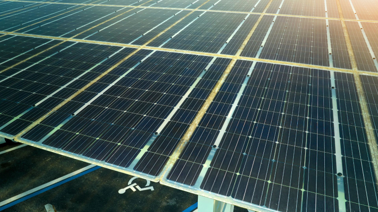 découvrez comment l'autofinancement solaire vous permet d'investir dans des solutions d'énergie renouvelable tout en réduisant vos coûts d'électricité. adoptez une approche durable pour financer vos projets solaires et contribuez à la protection de l'environnement.