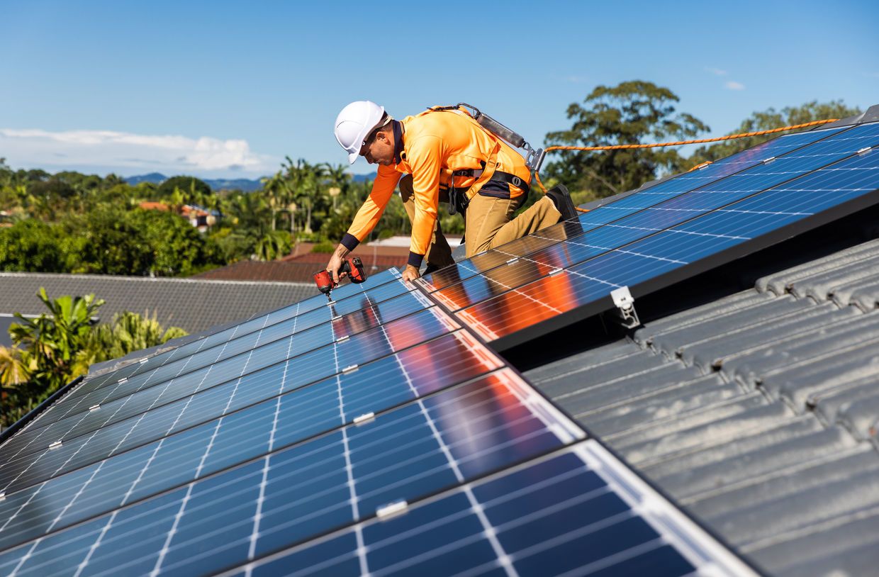 découvrez comment les panneaux solaires peuvent vous offrir une autonomie énergétique durable. apprenez les avantages, l'installation et l'entretien pour maximiser votre indépendance grâce à l'énergie solaire.