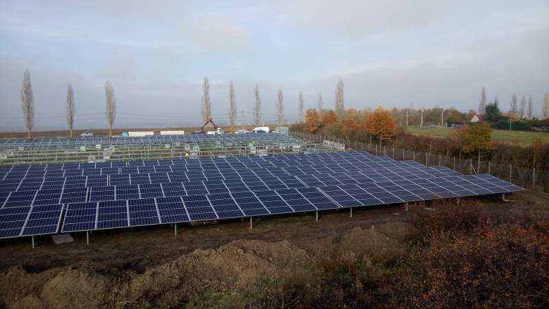 découvrez les avantages des panneaux solaires en auvergne : énergie renouvelable, économies sur vos factures et un impact positif sur l'environnement. optez pour une solution écologique et durable dans cette belle région !