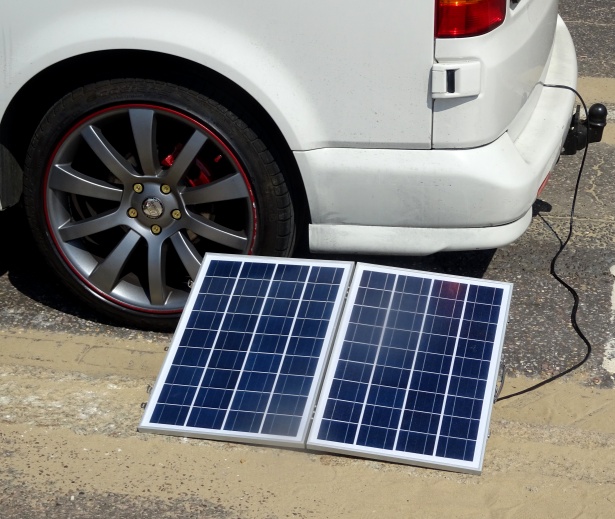 découvrez comment maximiser l'énergie de votre caravane avec des panneaux solaires puissants. optimisez votre autonomie électrique tout en profitant de la nature, grâce à notre guide complet sur les panneaux solaires adaptés aux caravanes.
