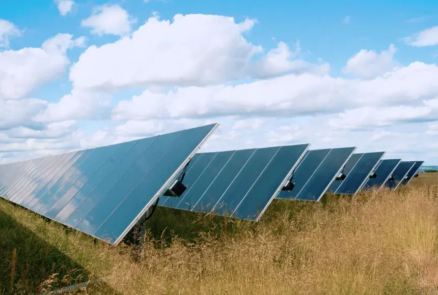 découvrez les champs solaires, une solution écologique et innovante pour produire de l'énergie renouvelable. apprenez comment ces installations photovoltaïques contribuent à la transition énergétique tout en préservant notre environnement.