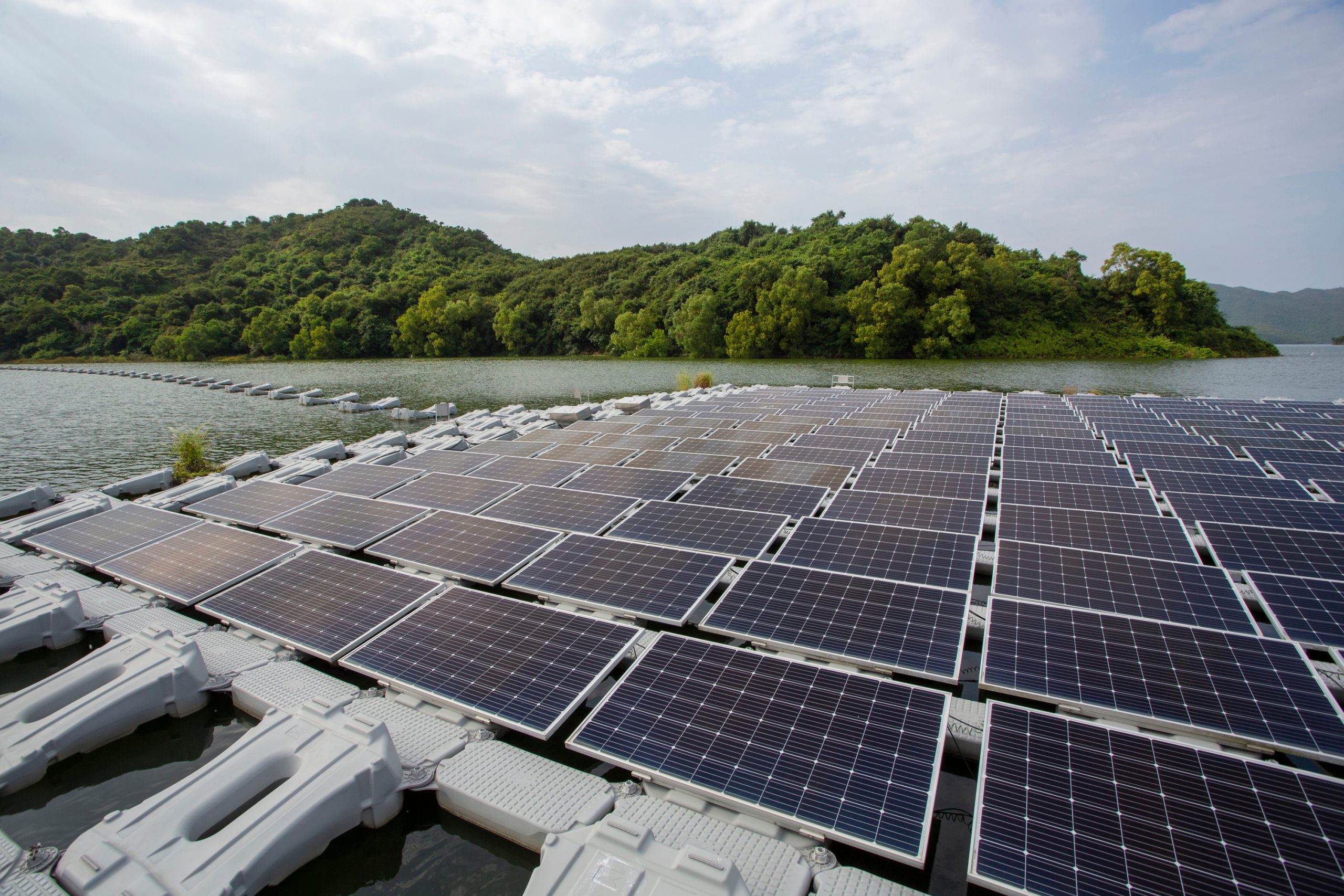 découvrez comment le panneau solaire étatique contribue à la transition énergétique en france. explorez les avantages, subventions et initiatives gouvernementales pour promouvoir l'énergie solaire et réduire votre empreinte carbone.