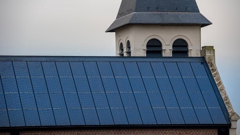 découvrez l'histoire fascinante des panneaux solaires, des premières découvertes scientifiques aux technologies modernes. explorez comment cette innovation a transformé notre utilisation de l'énergie et contribué à la lutte contre le changement climatique.