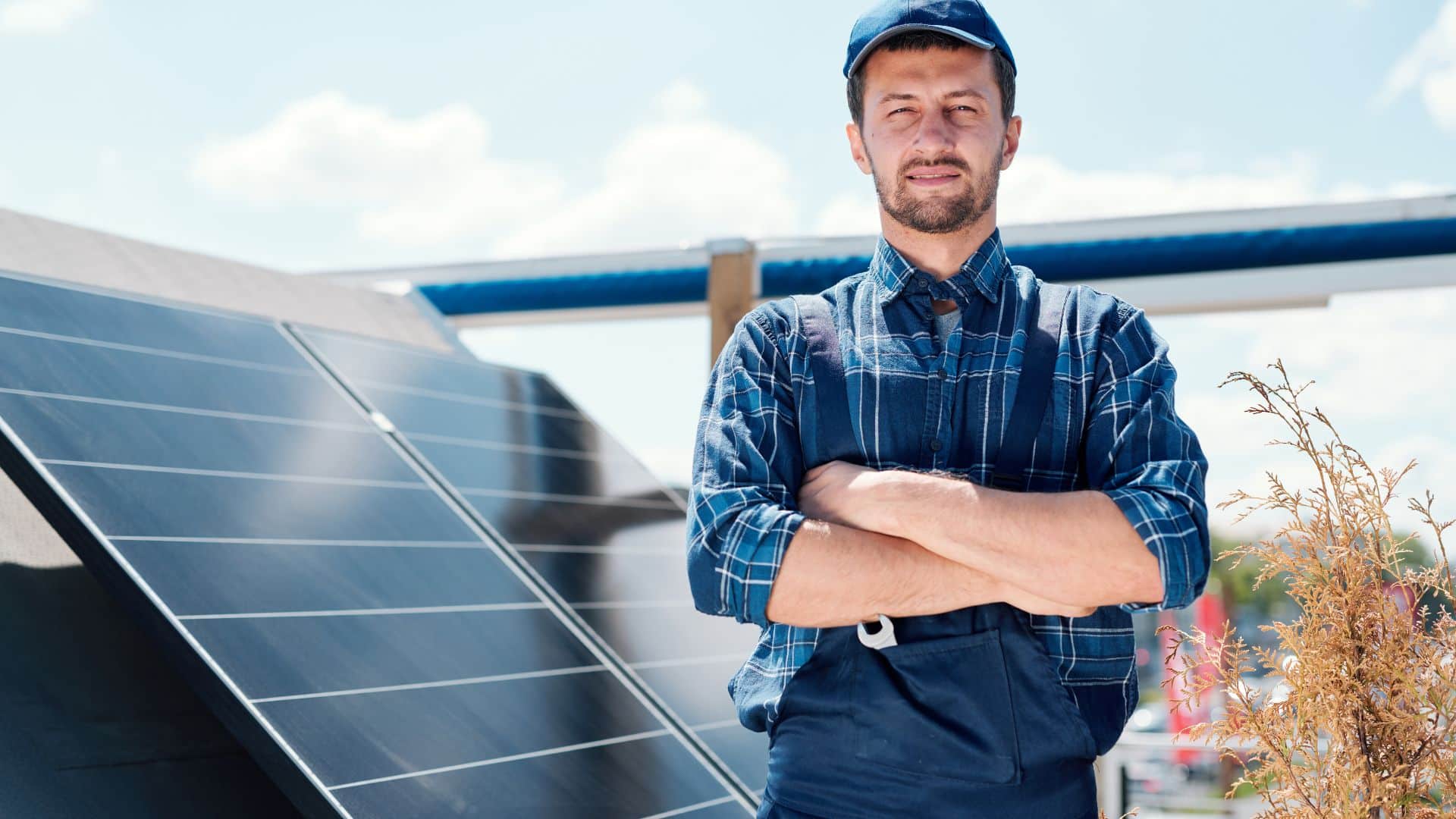 découvrez comment les panneaux solaires fonctionnent en hiver et comment optimiser leur performance malgré les conditions climatiques difficiles. apprenez à maximiser votre production d'énergie solaire toute l'année.