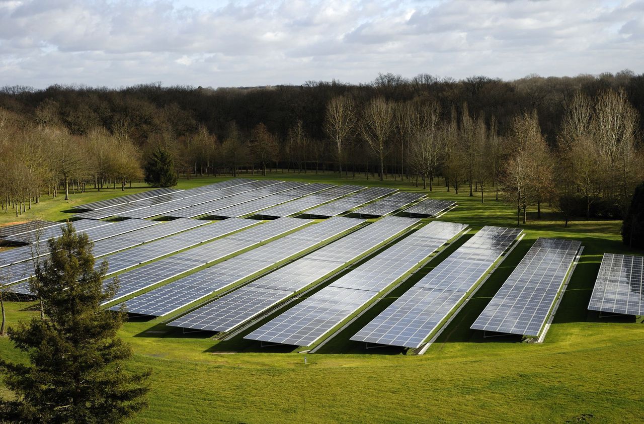découvrez nos solutions de panneaux solaires en île-de-france pour une énergie durable et économique. optimisez votre consommation d'électricité tout en préservant l'environnement grâce à nos installations performantes et adaptées à vos besoins.