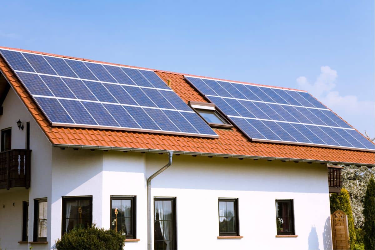 découvrez comment optimiser l'énergie de votre maison de 200m2 avec des panneaux solaires efficaces. améliorez votre confort tout en réduisant votre empreinte carbone grâce à des solutions durables et rentables pour votre habitat.