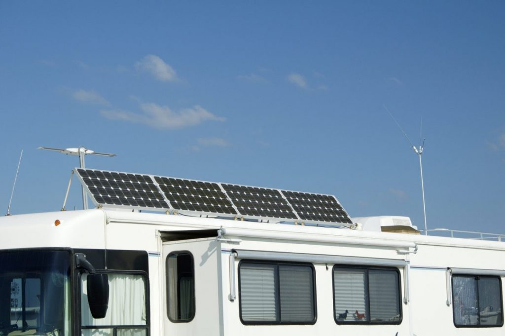 optimisez votre mobil home avec des panneaux solaires pour une énergie renouvelable et autonome. découvrez nos solutions écologiques pour profiter d'un confort durable tout en respectant l'environnement.