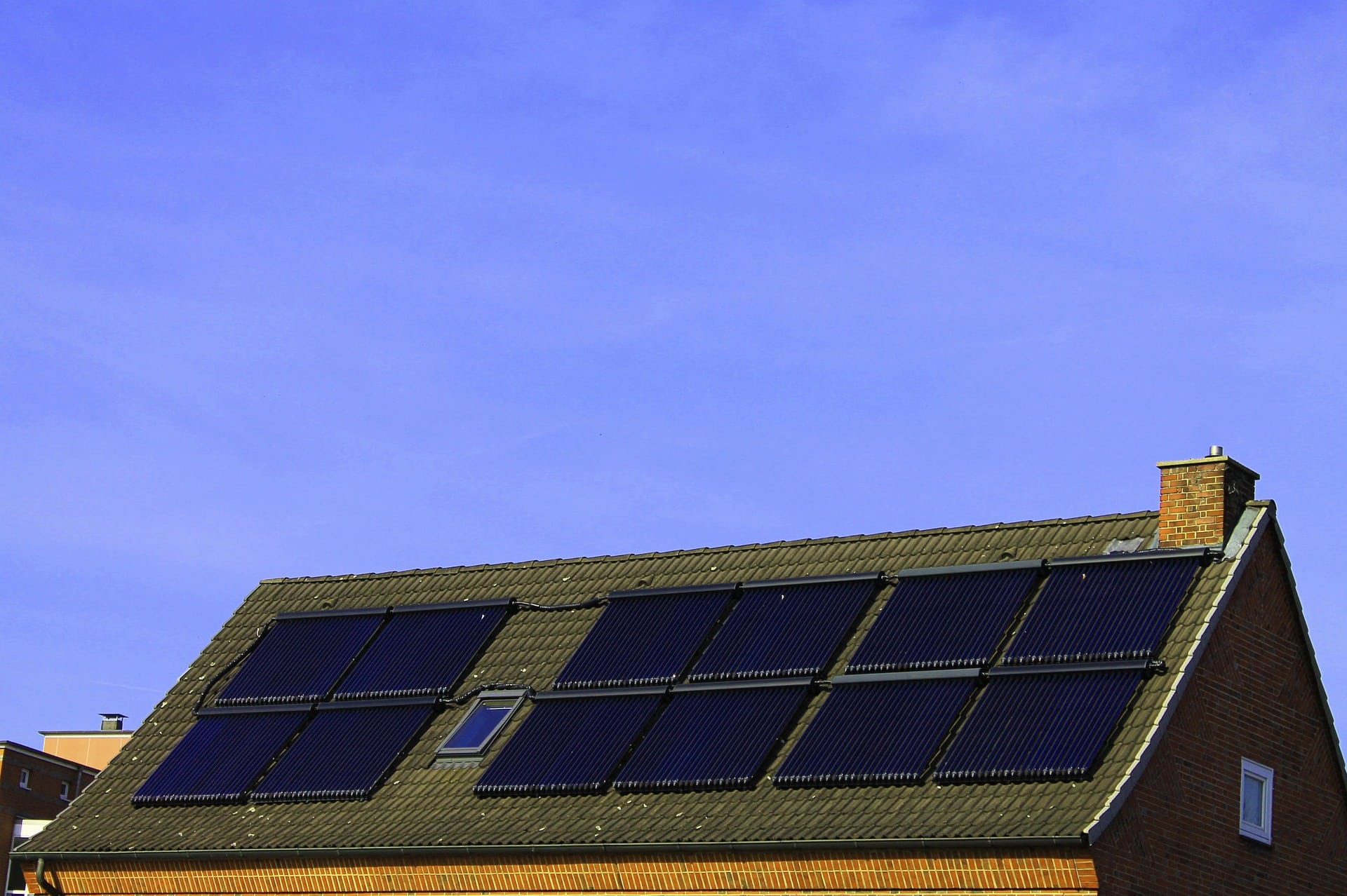 découvrez les panneaux solaires parallèles, une solution innovante pour optimiser la production d'énergie renouvelable. maximisez votre efficacité énergétique tout en contribuant à la protection de l'environnement grâce à cette technologie moderne et durable.