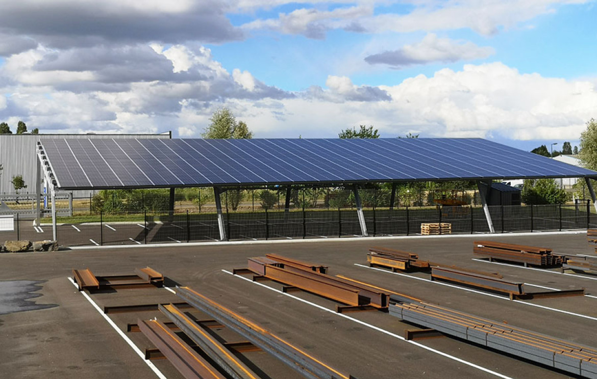 découvrez les avantages des panneaux solaires pour parkings, une solution durable et économique qui transforme vos espaces extérieurs en sources d'énergie renouvelable tout en offrant une protection optimale aux véhicules.
