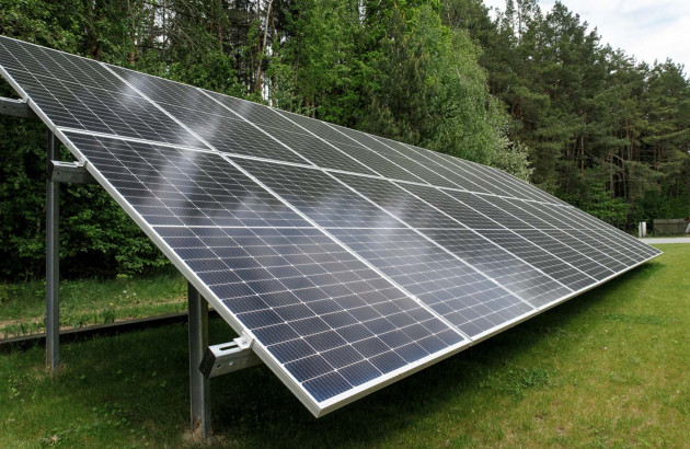 découvrez les avantages des panneaux solaires au sol pour une énergie renouvelable durable. optimisez votre production d'électricité et réduisez votre empreinte carbone grâce à cette solution efficace et respectueuse de l'environnement.