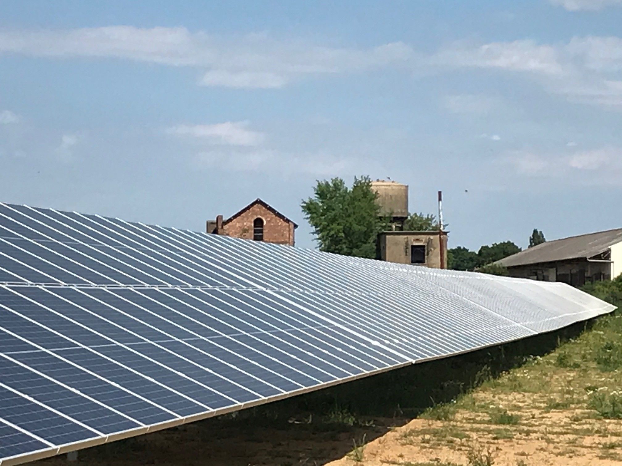 découvrez les solutions de panneaux solaires à rennes pour optimiser votre consommation d'énergie et contribuer à la transition énergétique. profitez d'un bilan personnalisé et de conseils d'experts pour choisir le système adapté à vos besoins.